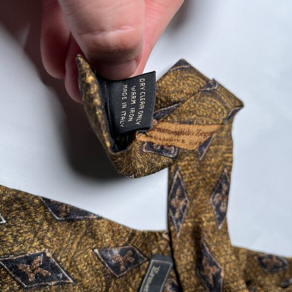 Vintage Ermenegildo Zegna Silk Tie Italy Luxury Designer Abstract Crest Gold - Picture 3 of 6